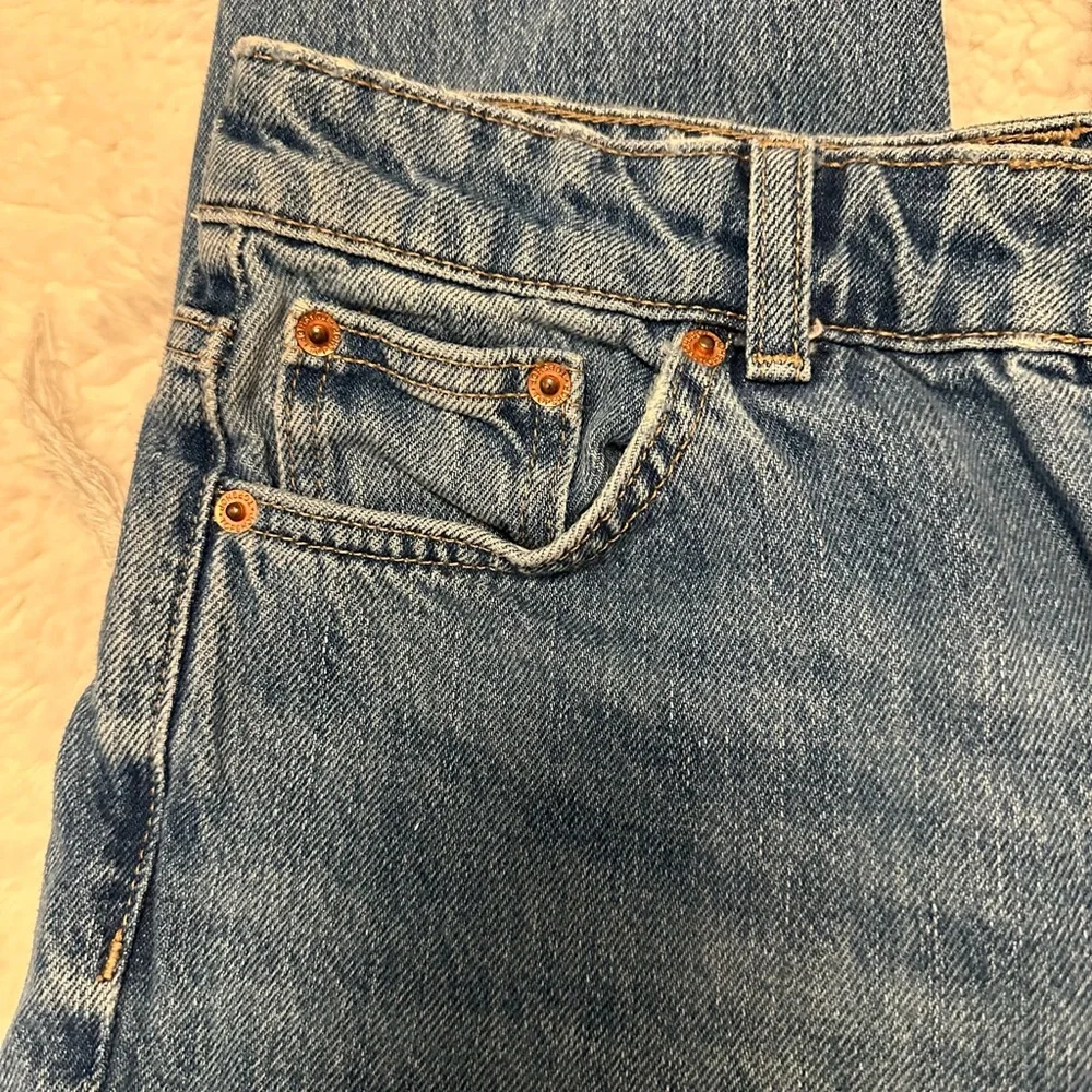 Topshop Mom Jeans Women’s 28 High Rise Distressed Medium Wash Denim